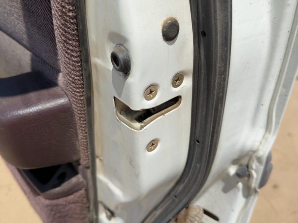 1986-1989 Honda Accord Lx Passenger Right Front Door Latch With Rods/Cables Oem — photo 2