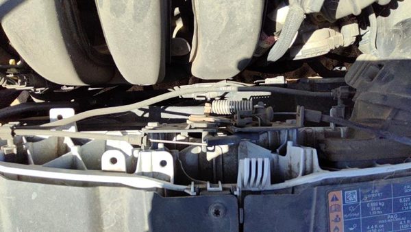 2012-2018 Ford Focus Hood Latch Assembly With Bracket Oem Cm5Z8A284A — photo 2