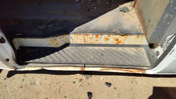 2006 Sprinter Van 3500 Passenger Right Rear Back Lower Sill Step Kick Trim Panel — photo 1