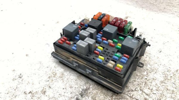 2000-2002 Sierra 2500 Hd Engine Fuse Box Power Distribution Panel Oem 8.1L — photo 10