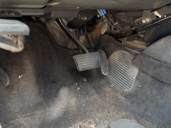 2001 Chevy S10 Blazer Brake Pedal Assembly Oem — photo 1