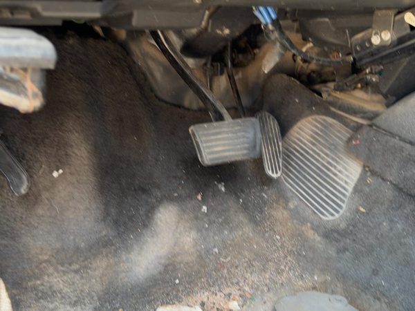 2001 Chevy S10 Blazer Brake Pedal Assembly Oem — photo 2