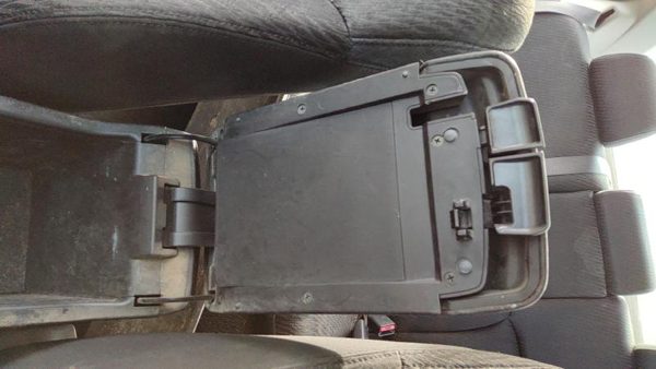 2010-2014 Subaru Legacy Outback Center Console Lid Only Oem Arm Rest Fold Down — photo 5