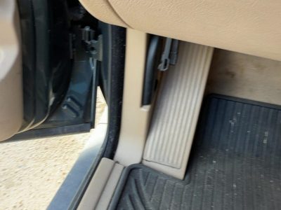 2000-2006 Bmw X5 Driver Left Lower Kick Trim Panel Oem E53 Beige Lchc
