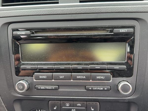 2011-2014 Vw Jetta Stock Radio Oem Factory Stereo Cd Player 1K0035164A — photo 2