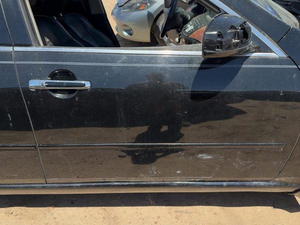 2007 INFINITI M35 Front Door RH Black Obsidian KH3 — photo 1