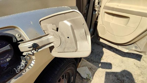 2006-11 Chevy Hhr Fuel Tank Door With Hinge Gas Lid Oem Filler Gold 15U 15852251 — photo 4