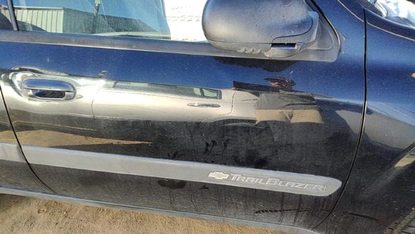 2003 Chevrolet Trailblazer Front Door RH Black 41U — photo 1