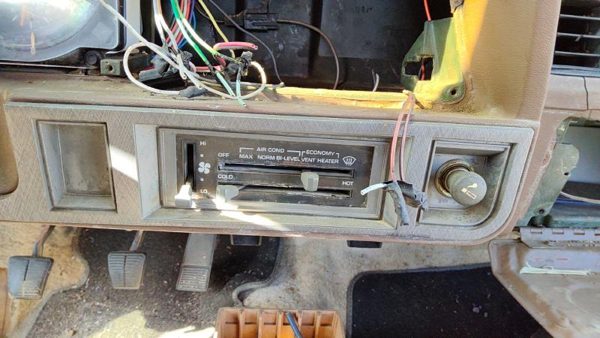 1985 Pontiac Sunbird Heater A/c Control Temperature Module In Dash AC Head Unit — photo 1