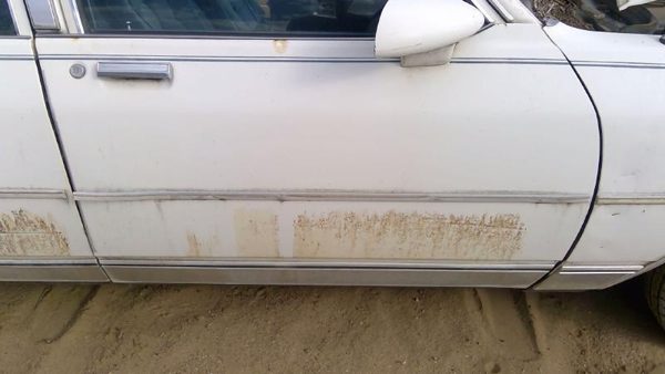 1986 Chevrolet Caprice Front Door RH White — photo 1