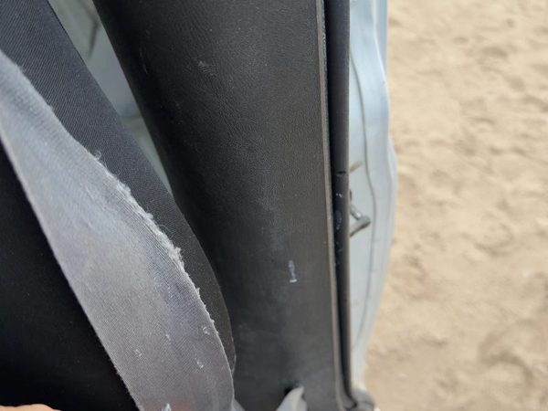 1996-2002 Chevy Express Van 2500 Driver Left Lower B-Pillar Trim Black — photo 2