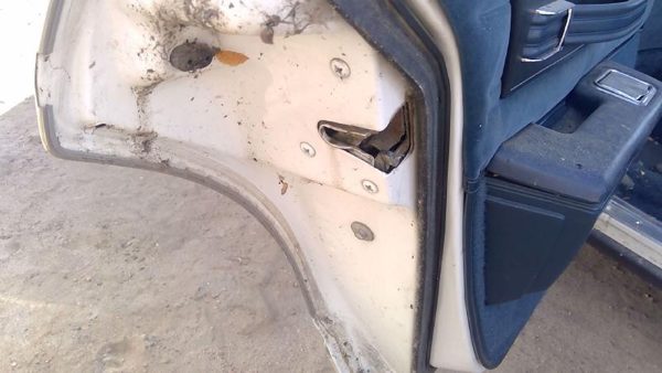 1977-1990 Chevy Caprice Driver Left Rear Door Latch With Rods/Cables Oem Back — photo 3