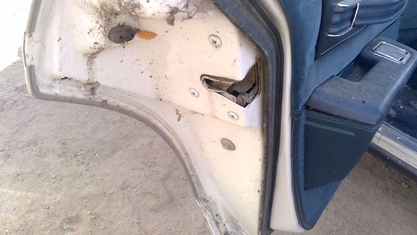 1977-1990 Chevy Caprice Driver Left Rear Door Latch With Rods/Cables Oem Back — photo 2