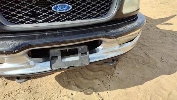 1997 Ford F-150 Front Bumper Assy. F150 Black Ua Bent — photo 4