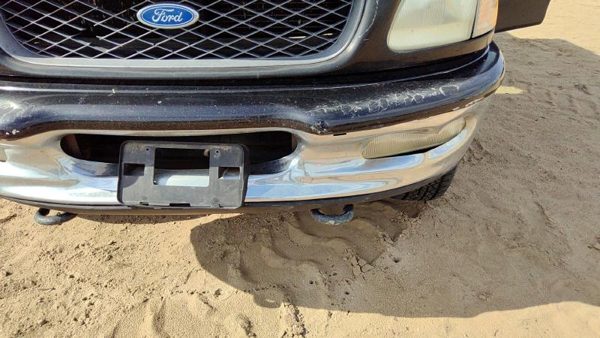 1997 Ford F-150 Front Bumper Assy. F150 Black Ua Bent — photo 5