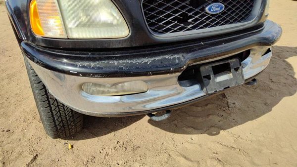 1997 Ford F-150 Front Bumper Assy. F150 Black Ua Bent — photo 2