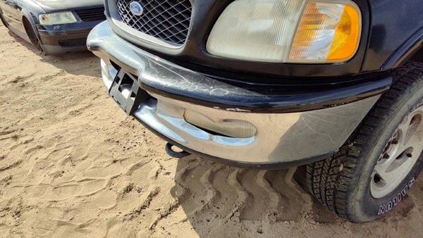 1997 Ford F-150 Front Bumper Assy. F150 Black Ua Bent — photo 8