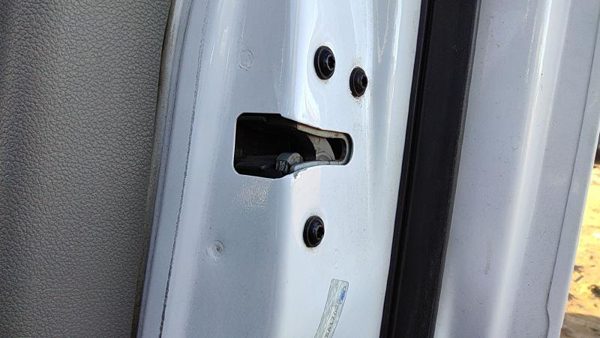 2006-2007 Ford Freestar Passenger Right Front Door Latch With Rods/Cables Oem — photo 3