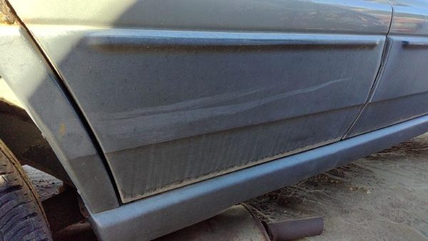 00-03 Grand Cherokee Passenger Right Rear Moulding From Door Back Trim Strip — photo 2