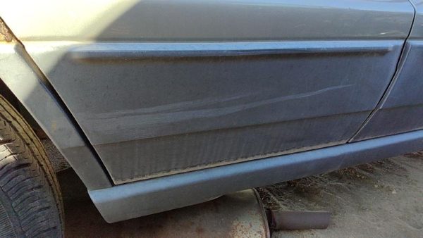 00-03 Grand Cherokee Passenger Right Rear Moulding From Door Back Trim Strip — photo 1