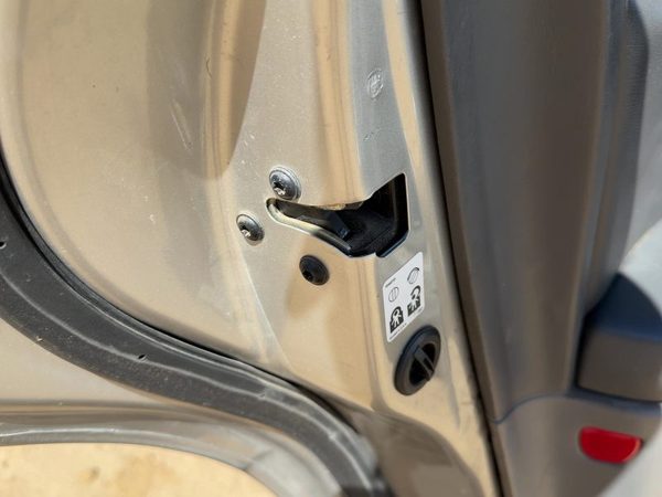 2005 Cadillac Deville Rear Door Latch LH — photo 3