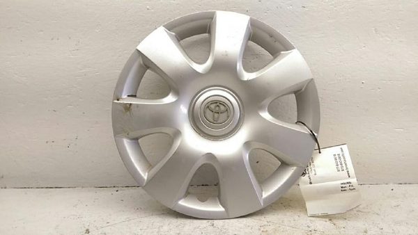 2003 Toyota Camry Wheel Cover 2.4L Local Only — photo 1