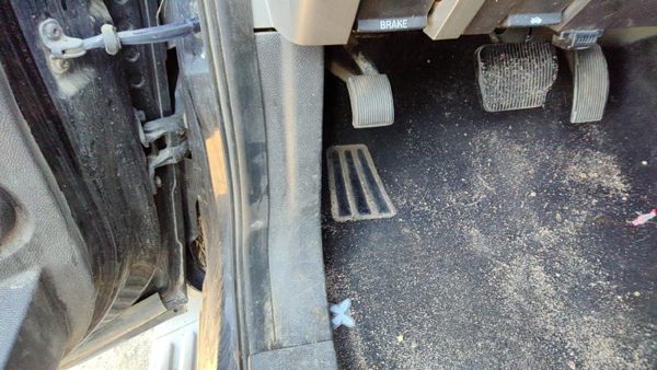 2007-2014 Ford Expedition Driver Left Lower Kick Trim Panel Oem 1W Black/Camel — photo 1
