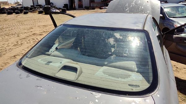 1996-1997 Honda Accord Back Glass Rear Window Oem 4737565 — photo 2