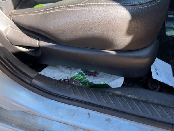 08-11 Mercury Mariner Passenger Right Side Seat Trim Panel Oem Graystone 89 — photo 2