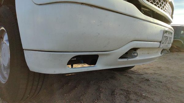 2000-2006 Chevy Suburban Front Bumper Assembly With Brackets 50U Summit White — photo 6