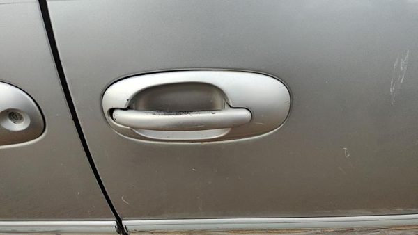 2000 Chrysler Town & Country Driver Left Rear Outside Door Handle Back Silver — photo 1