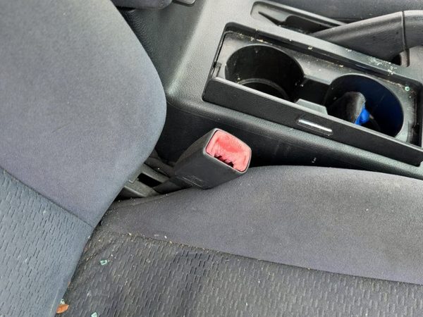 02-06 Altima Passenger Right Front Seat Belt Buckle Receiver Oem Charcoal G — photo 1