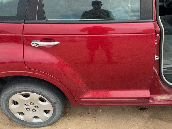 2009 Chrysler PT Cruiser Rear Door RH Inferno Red Prh — photo 3