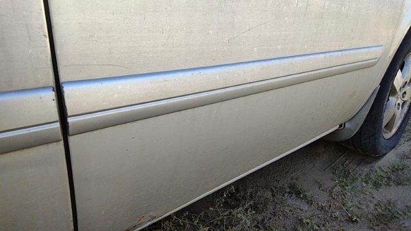 05-07 Caravan Passenger Right Front Moulding From Door Trim Ps2 Bright Silver — photo 2