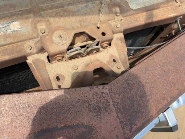 1974 Chevy Impala Hood Latch Assembly With Bracket Oem 00344490 — photo 1