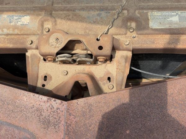 1974 Chevy Impala Hood Latch Assembly With Bracket Oem 00344490 — photo 2