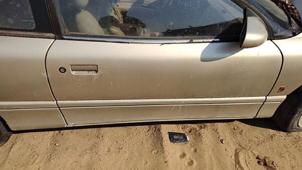 1993 Saturn Sc2 Front Door RH Gold — photo 2