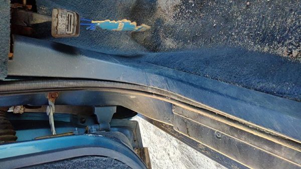 88-91 Olds Cutlass Cierra Driver Left Lower Sill Step Moulding Trim Panel Blue — photo 3