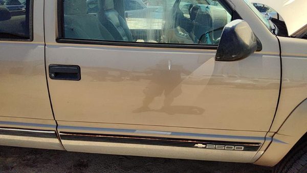 1997 Chevy Pickup 2500 Front Door RH Gold 55U — photo 6