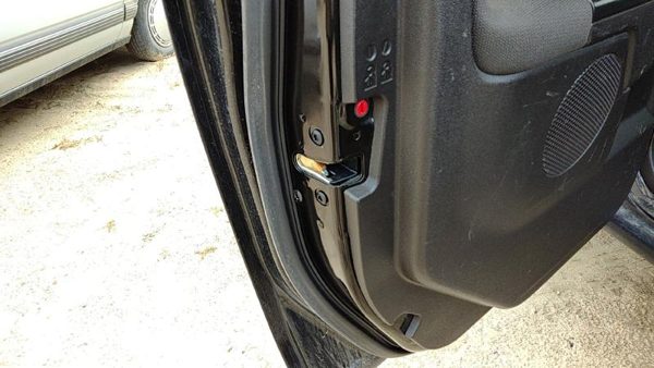 2004-2012 Gmc Canyon Driver Left Rear Door Latch With Rods/Cables Oem Back — photo 1