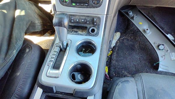 2007-2012 Gmc Acadia Shifter Trim Bezel Oem 20935400 — photo 2
