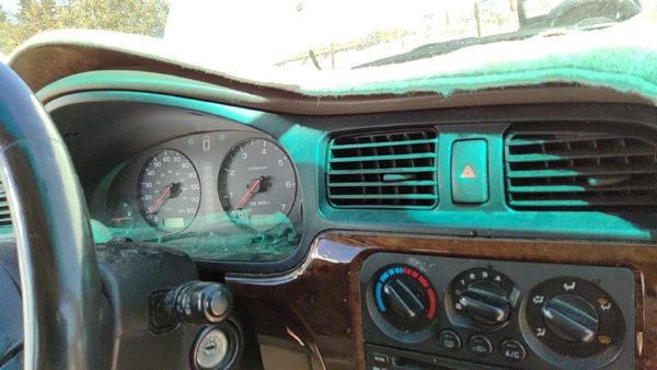 2000 Subaru Legacy Dash Panel Tan 040 — photo 4
