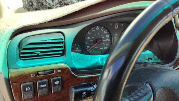 2000 Subaru Legacy Dash Panel Tan 040 — photo 6