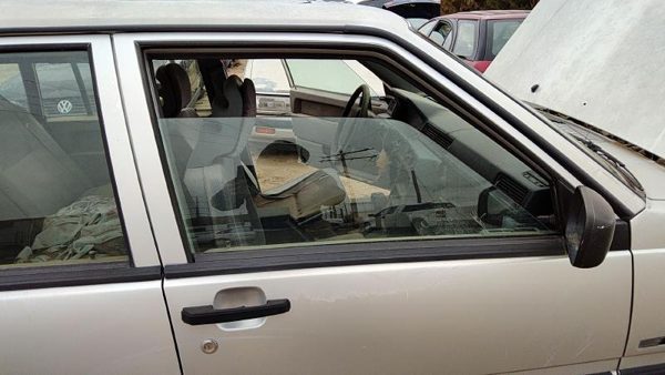 1991 Volvo 740 Front Door RH Silver — photo 8