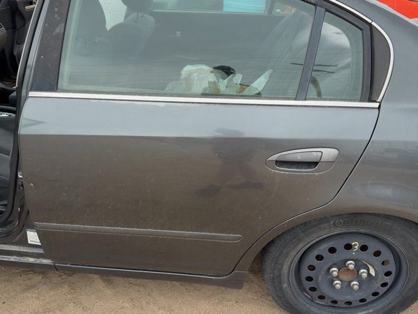 2005 Nissan Altima Rear Door LH Smoke K11 — photo 3