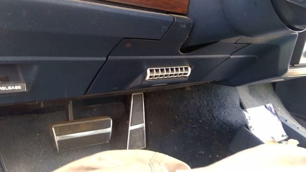 86-90 Chevy Caprice Lower Dash Under Column Knee Bolster Trim Panel Oem Blue — photo 3