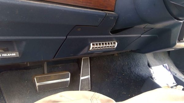 86-90 Chevy Caprice Lower Dash Under Column Knee Bolster Trim Panel Oem Blue — photo 2