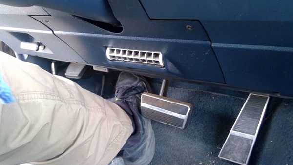 86-90 Chevy Caprice Lower Dash Under Column Knee Bolster Trim Panel Oem Blue — photo 8