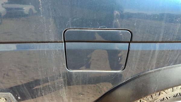90-95 Nissan Pathfinder Fuel Tank Door With Hinge Gas Lid Oem Filler Blue — photo 2