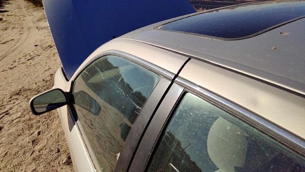 1998 Toyota Camry Front Door LH Gold — photo 2